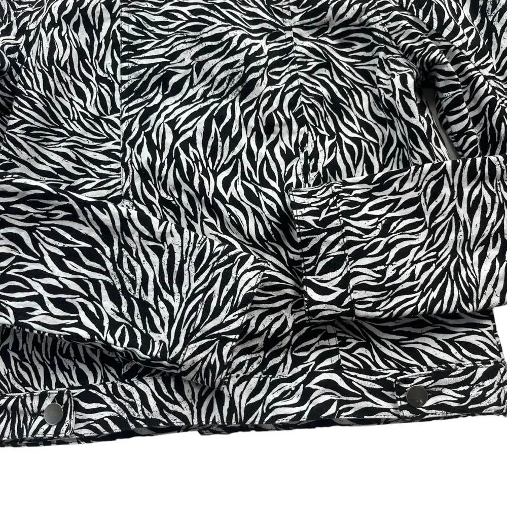 Disney D-Signed Girl’s XL Black White, Zebra Print Button Cotton Jacket #L865JC1